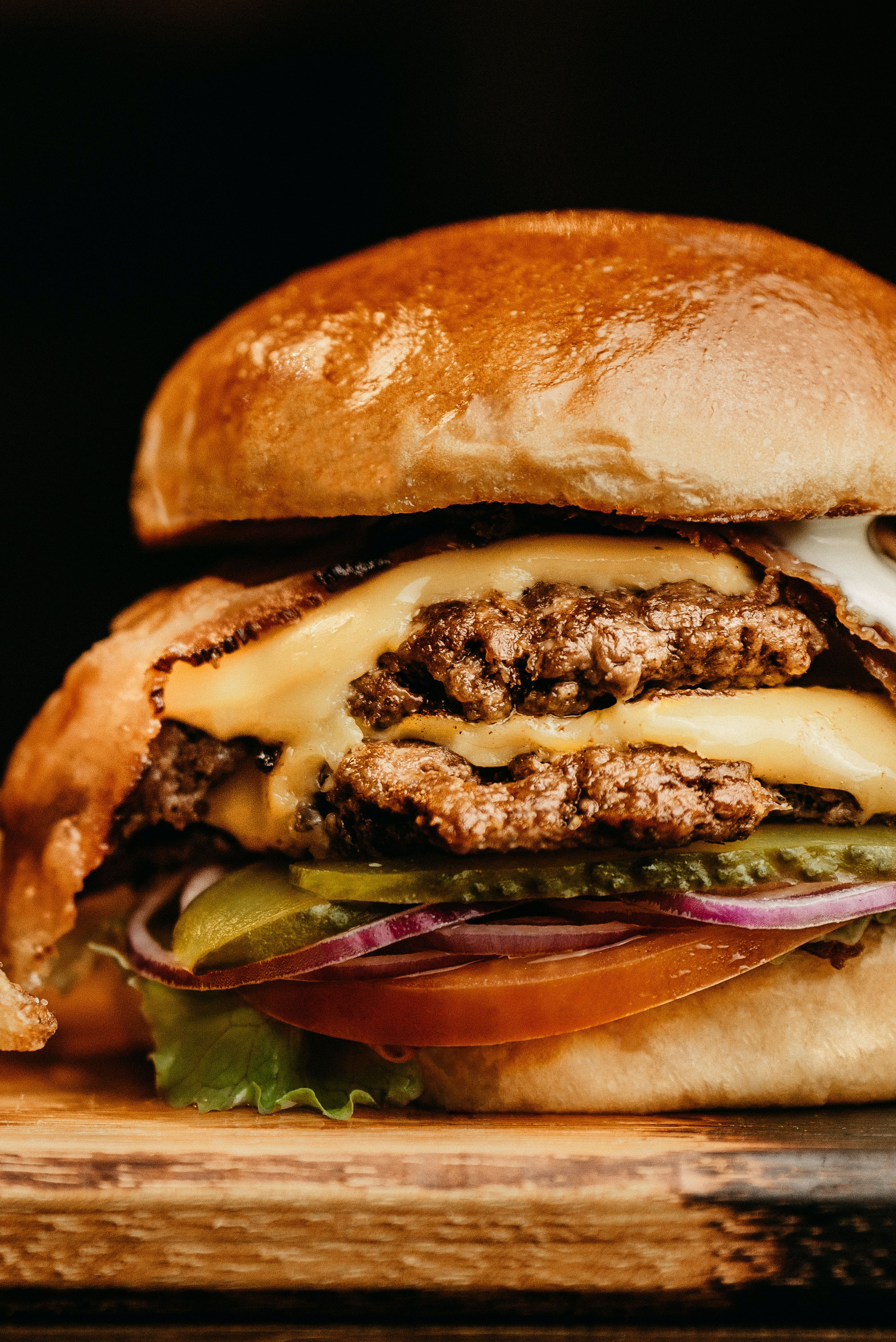 Burger double classique avec frites